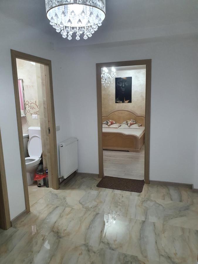 Kriss Apartment Luxury Targu Jiu Exterior photo
