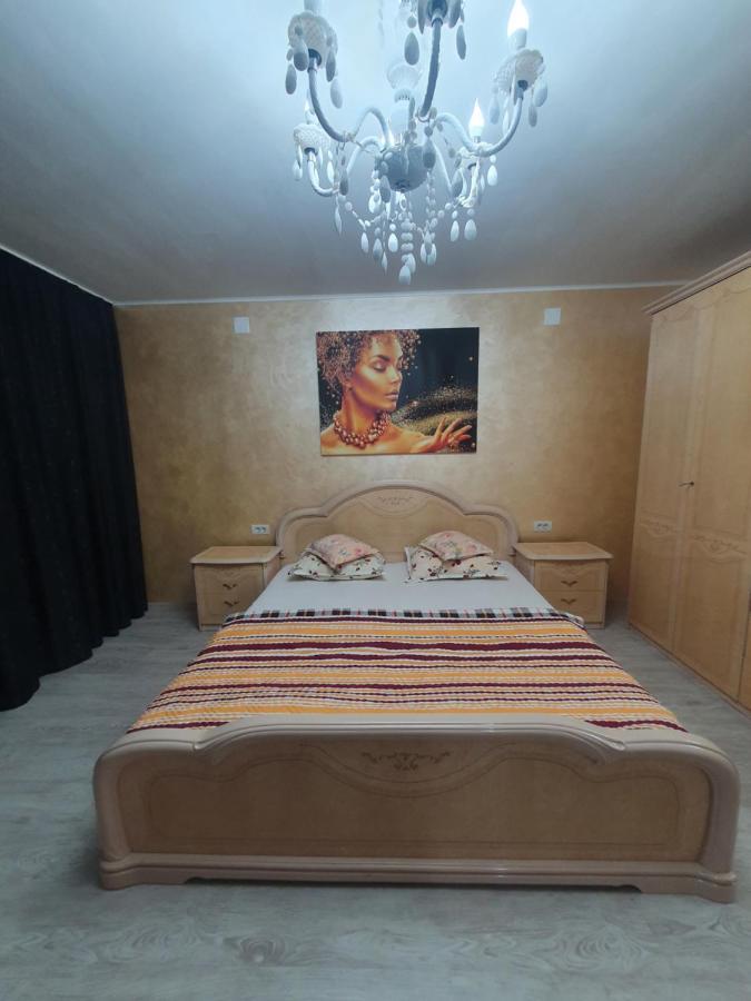 Kriss Apartment Luxury Targu Jiu Exterior photo